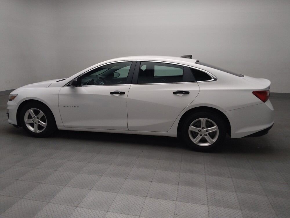 2019 Chevrolet Malibu in Tulsa, OK 74145 - 18112315 3