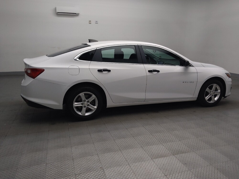 2019 Chevrolet Malibu in Tulsa, OK 74145 - 18112315 10
