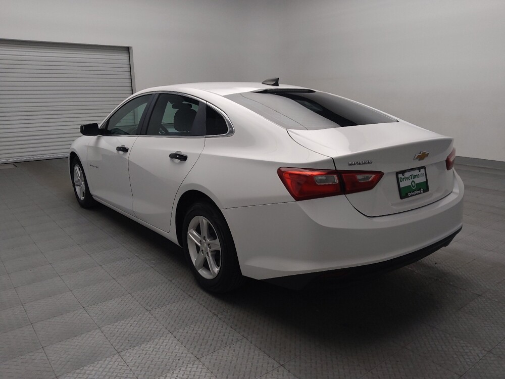 2019 Chevrolet Malibu in Tulsa, OK 74145 - 18112315 5