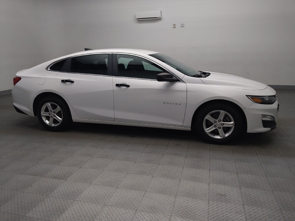 2019 Chevrolet Malibu in Tulsa, OK 74145 - 18112315 11