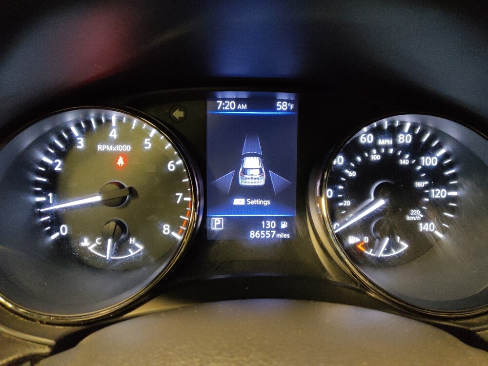 2018 Nissan Rogue in Glendale, AZ 85301 - 18112326 23