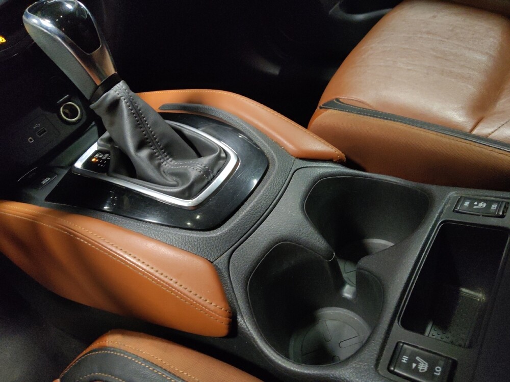 2018 Nissan Rogue in Glendale, AZ 85301 - 18112326 26