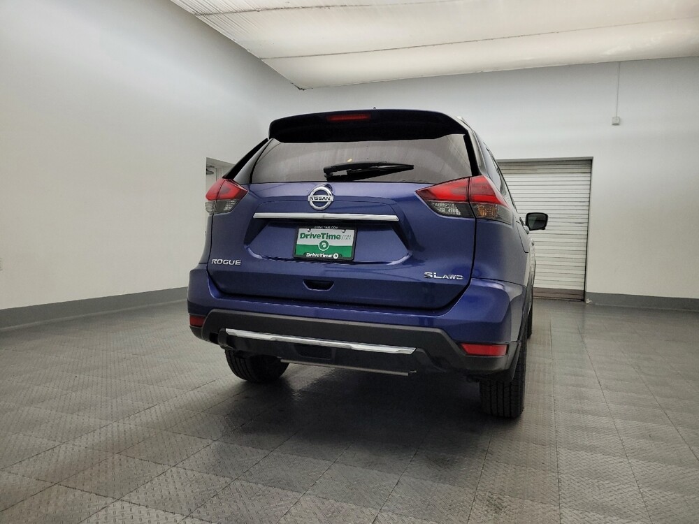 2018 Nissan Rogue in Glendale, AZ 85301 - 18112326 7