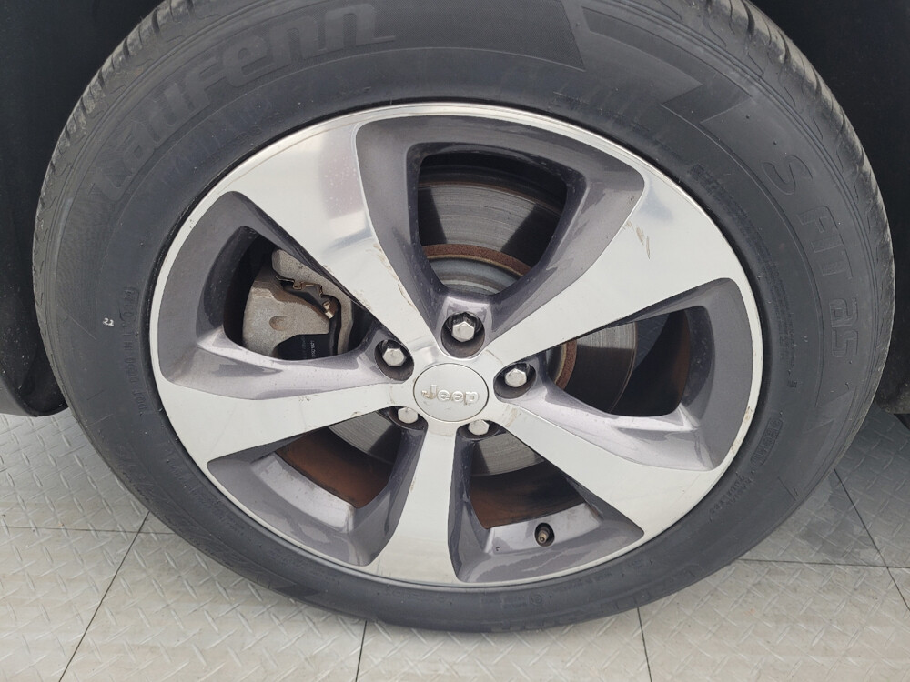 2020 Jeep Cherokee in Tampa, FL 33619 - 18112334 31