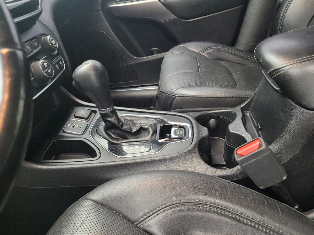 2020 Jeep Cherokee in Tampa, FL 33619 - 18112334 26