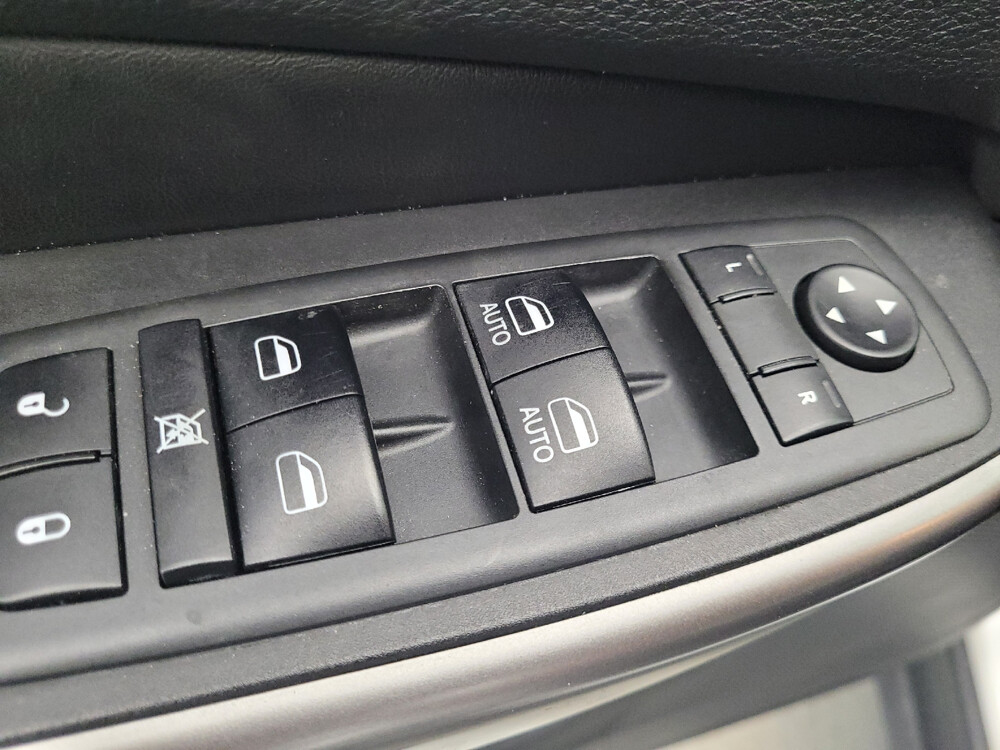 2020 Jeep Cherokee in Tampa, FL 33619 - 18112334 27