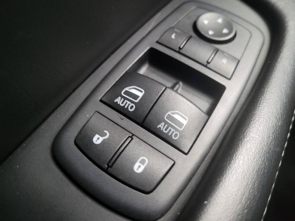 2015 Dodge Challenger in Las Vegas, NV 89104 - 18112350 27