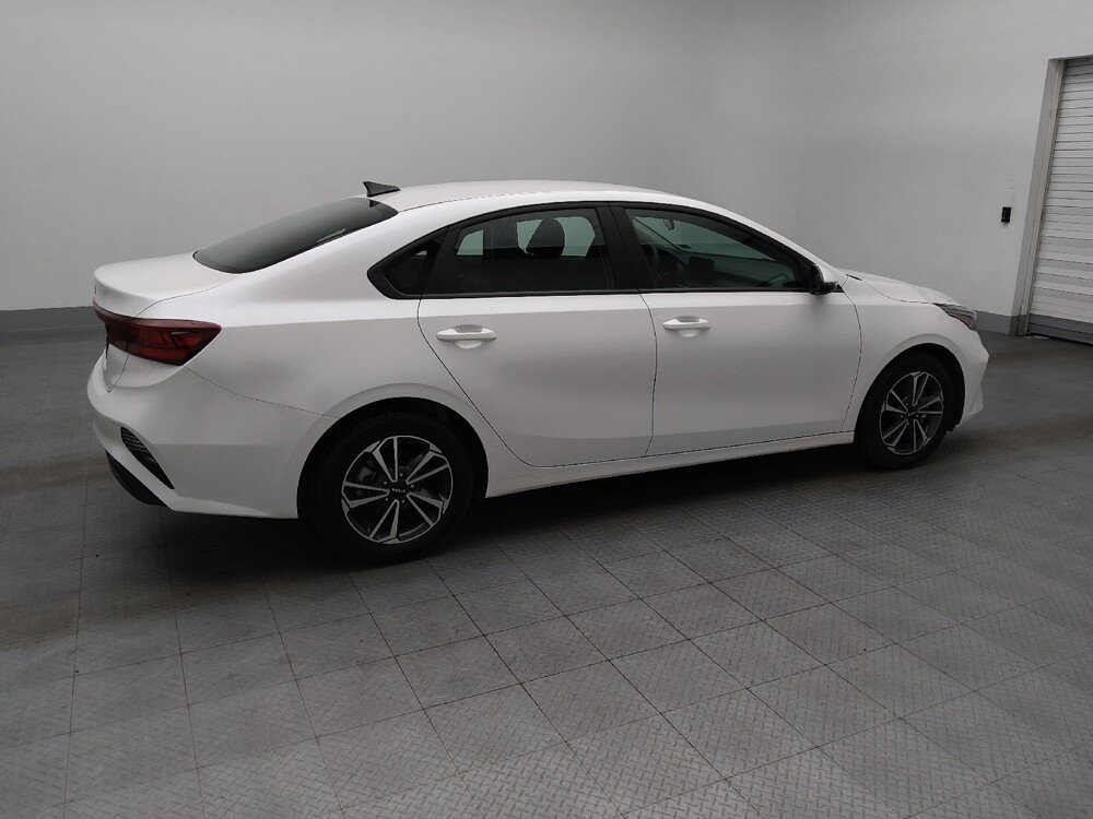 2024 Kia Forte in Macon, GA 31210 - 18112354 10