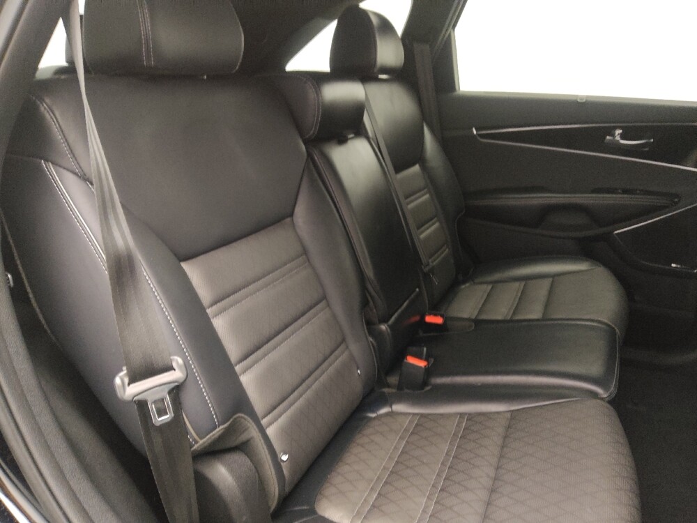 2019 Kia Sorento in Jacksonville, FL 32210 - 18112355 19