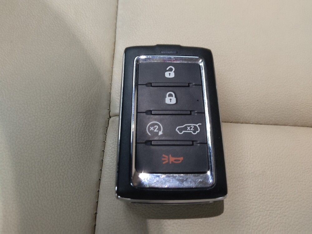 2021 Jeep Grand Cherokee L in Gladstone, MO 64118 - 18112358 32