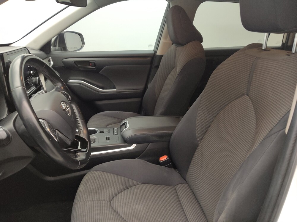 2021 Toyota Highlander in Lakewood, CO 80215 - 18112386 17