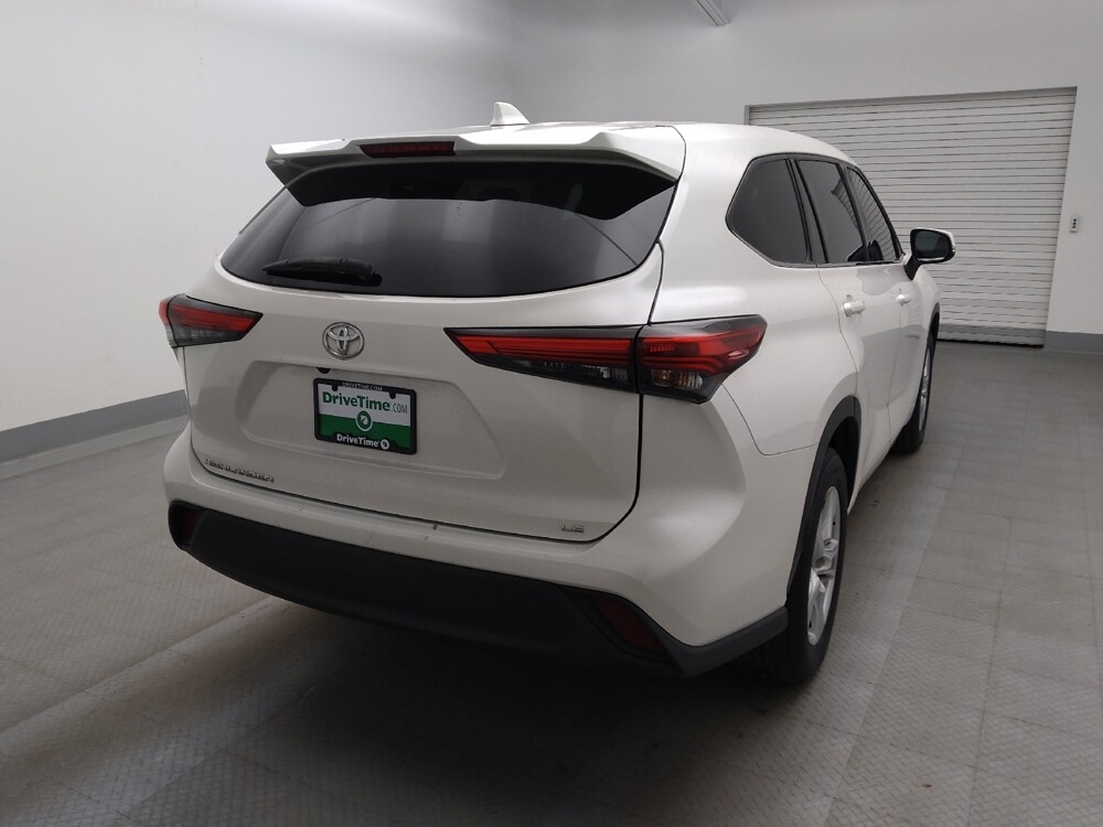 2021 Toyota Highlander in Lakewood, CO 80215 - 18112386 7