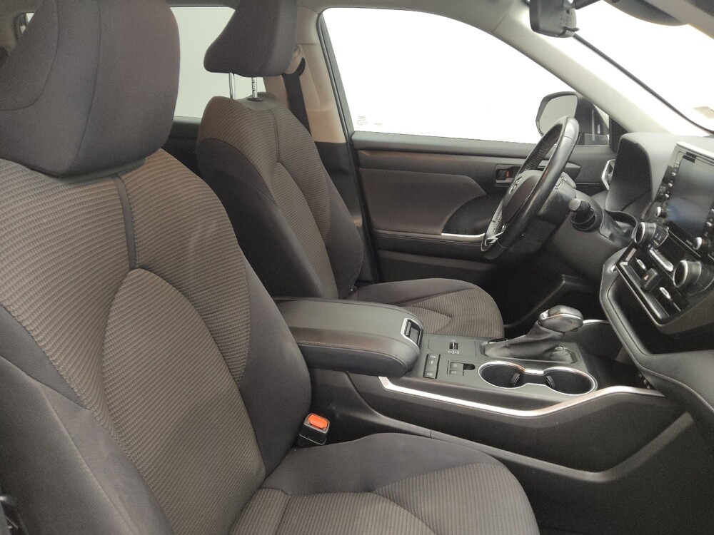 2021 Toyota Highlander in Lakewood, CO 80215 - 18112386 21