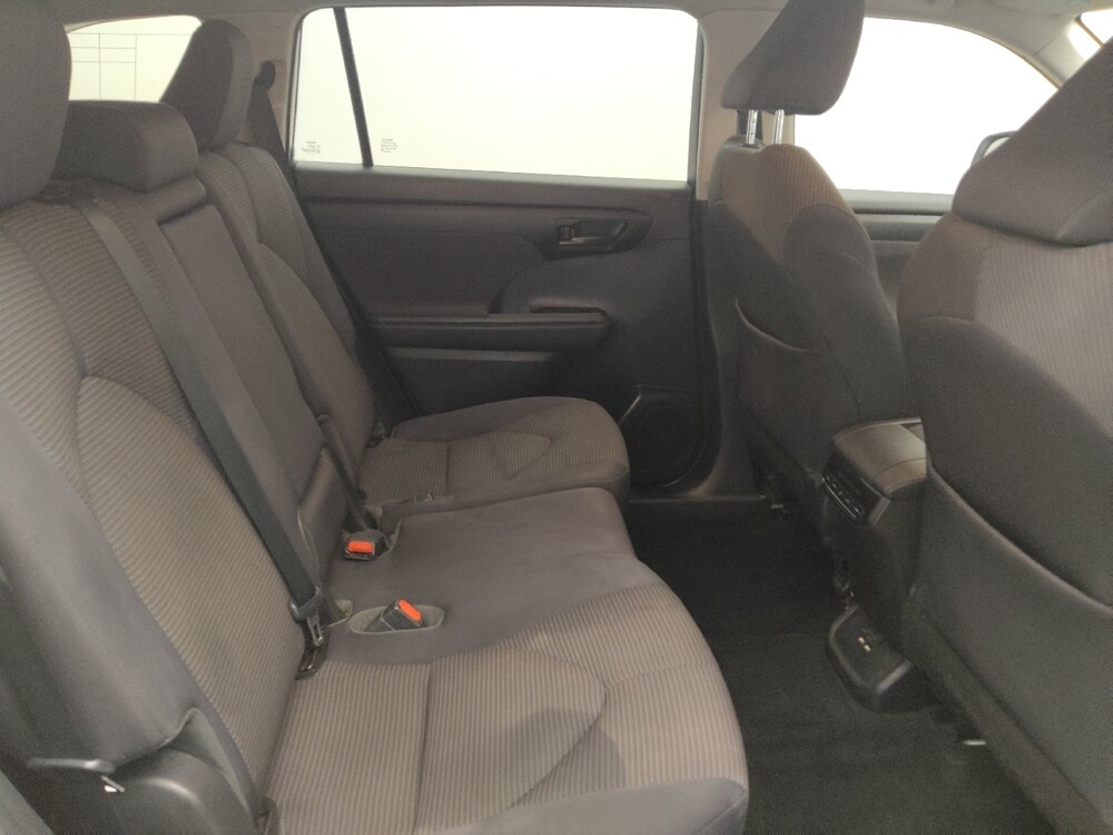 2021 Toyota Highlander in Lakewood, CO 80215 - 18112386 19