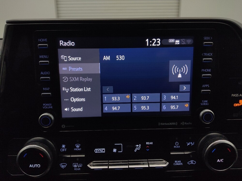 2021 Toyota Highlander in Lakewood, CO 80215 - 18112386 25