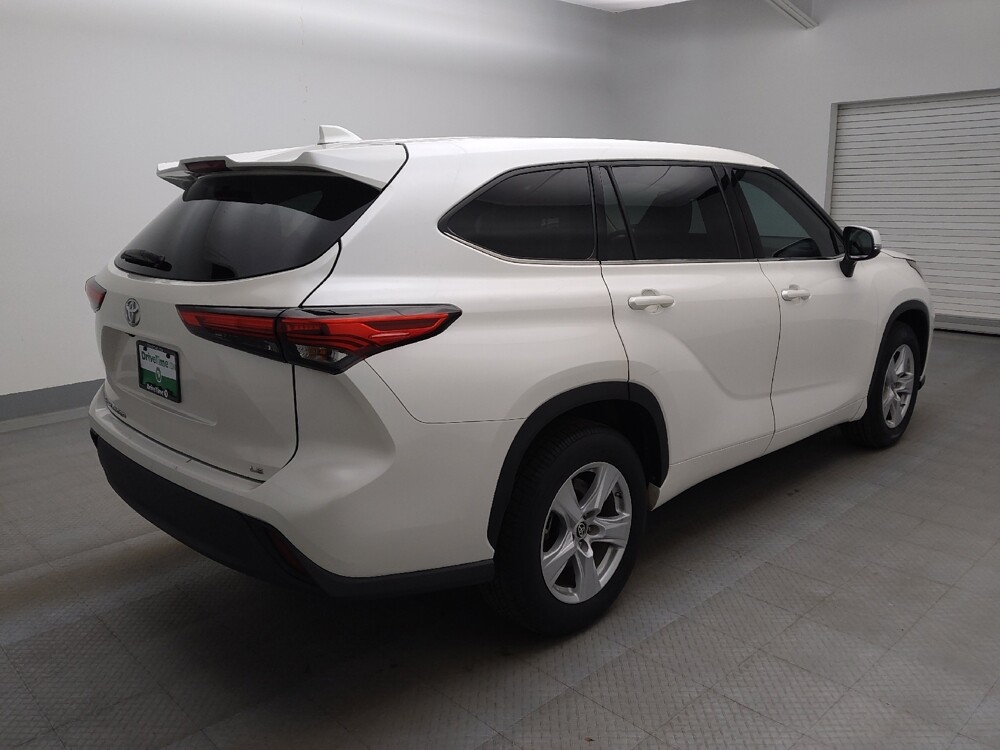 2021 Toyota Highlander in Lakewood, CO 80215 - 18112386 9
