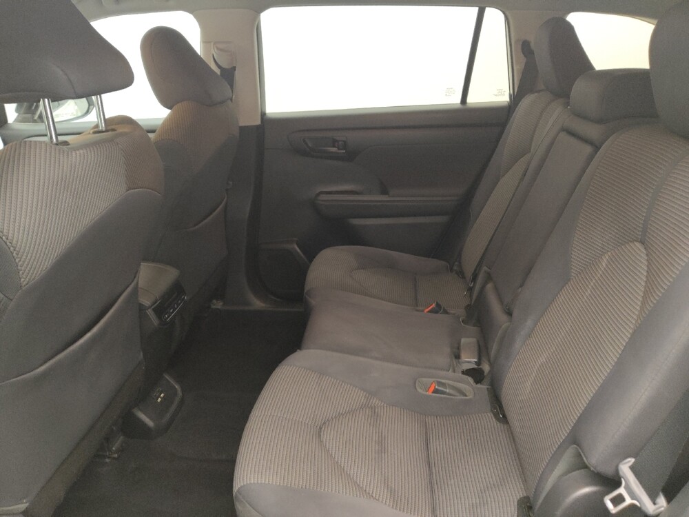2021 Toyota Highlander in Lakewood, CO 80215 - 18112386 18
