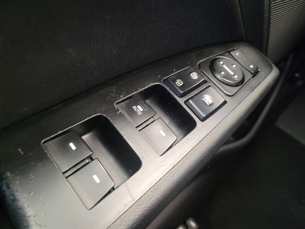 2020 Hyundai Elantra in Maple Heights, OH 44137 - 18112403 27