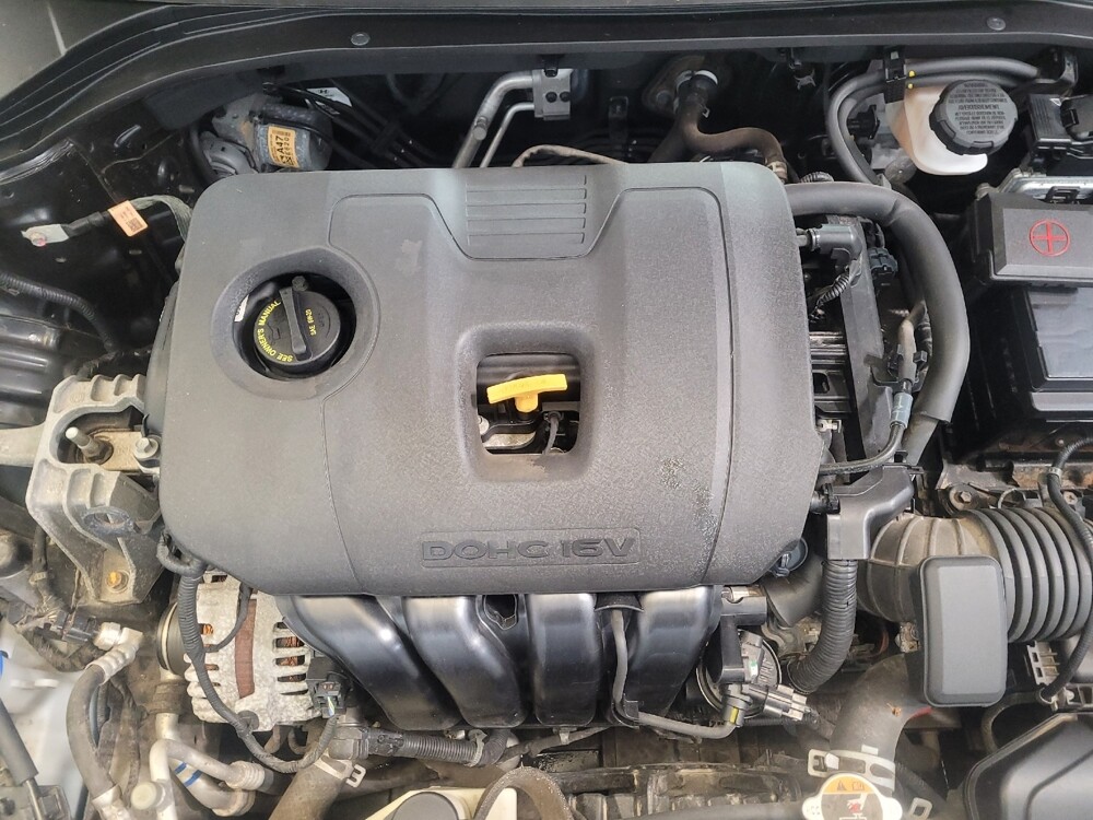 2020 Hyundai Elantra in Maple Heights, OH 44137 - 18112403 30