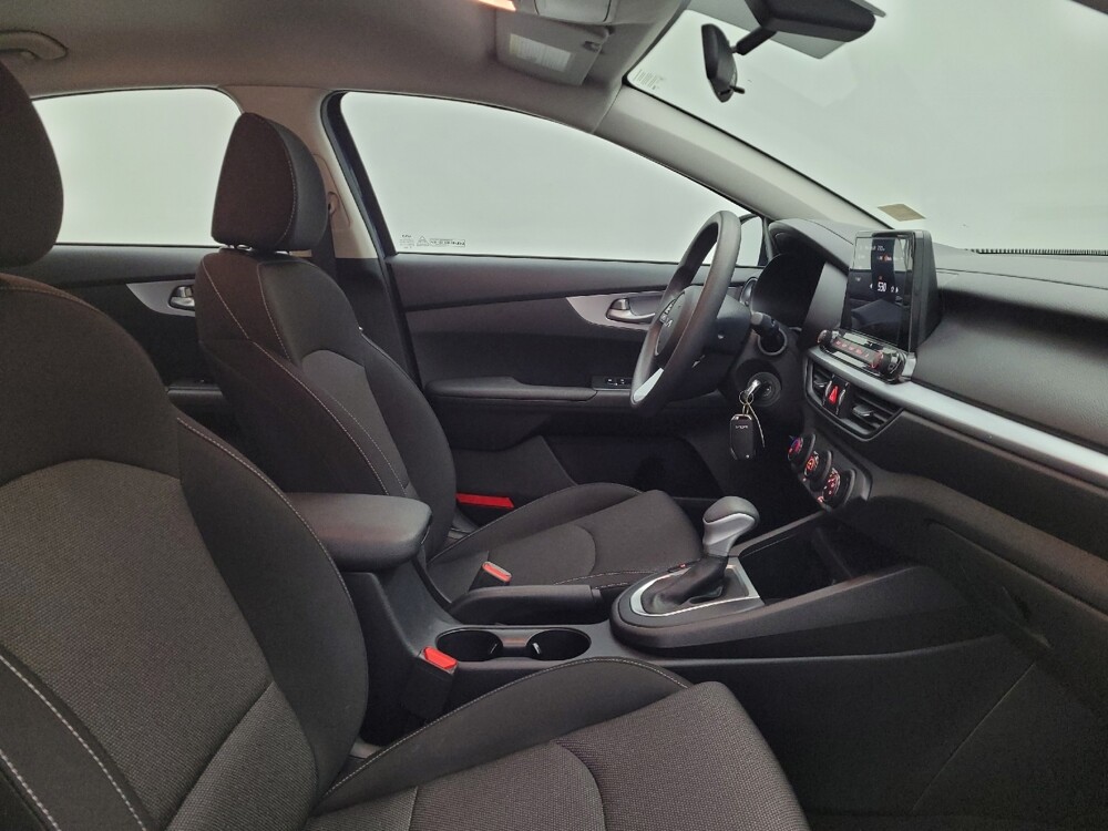 2023 Kia Forte in Maple Heights, OH 44137 - 18112405 21