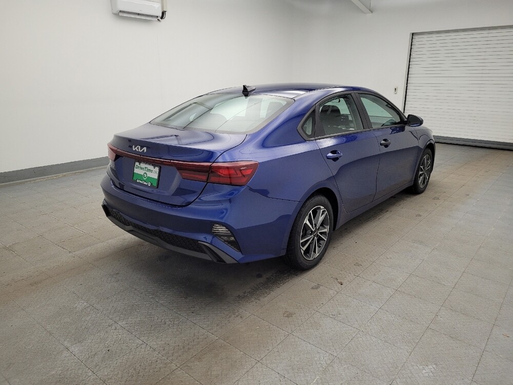 2023 Kia Forte in Maple Heights, OH 44137 - 18112405 9