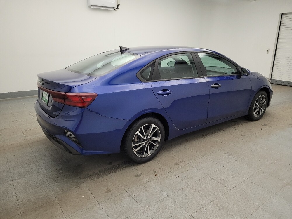 2023 Kia Forte in Maple Heights, OH 44137 - 18112405 10