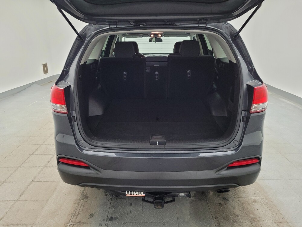 2017 Kia Sorento in Maple Heights, OH 44137 - 18112408 29