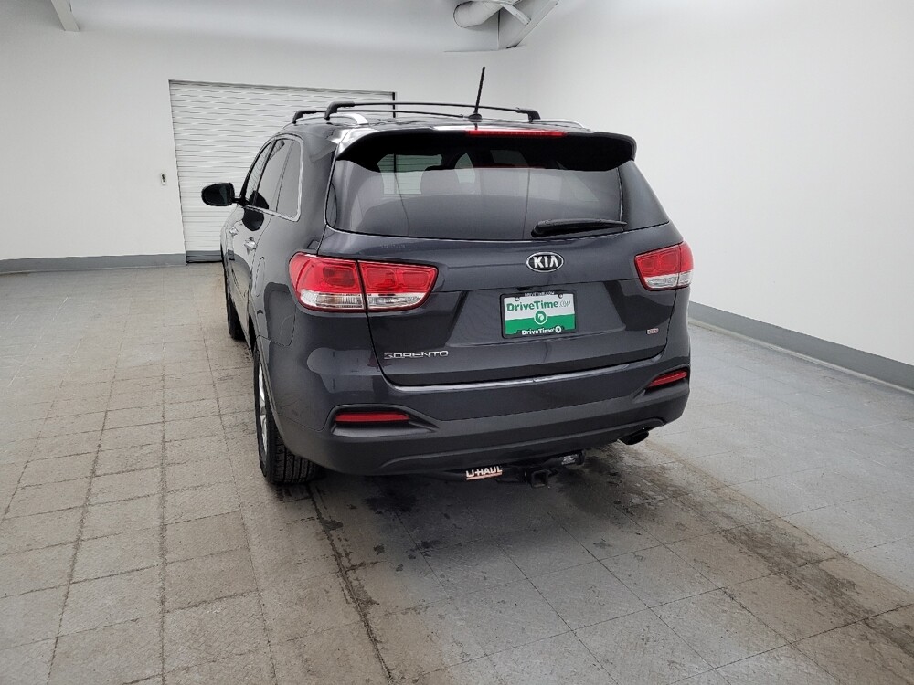 2017 Kia Sorento in Maple Heights, OH 44137 - 18112408 6