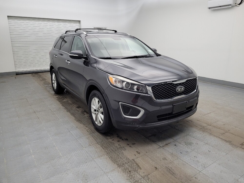 2017 Kia Sorento in Maple Heights, OH 44137 - 18112408 13