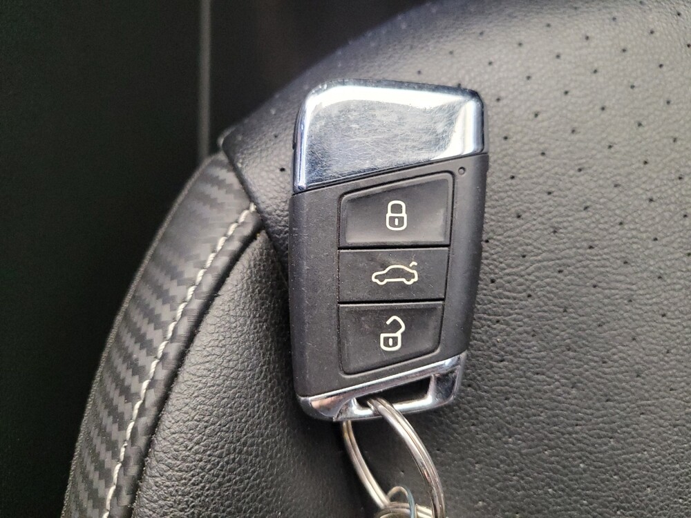 2021 Volkswagen Atlas in Maple Heights, OH 44137 - 18112409 32