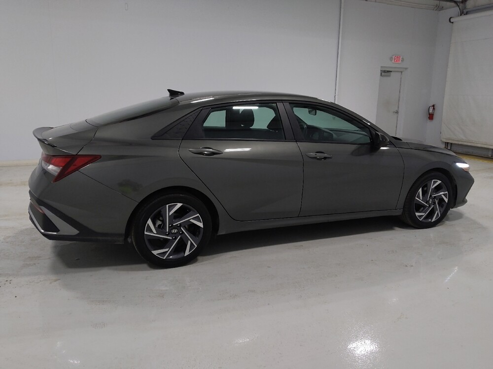 2025 Hyundai Elantra in Columbus, OH 43228 - 18112410 10