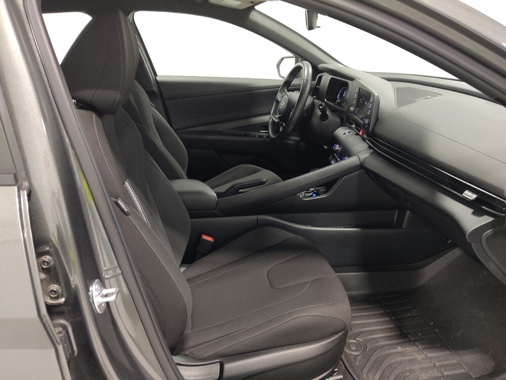 2025 Hyundai Elantra in Columbus, OH 43228 - 18112410 21