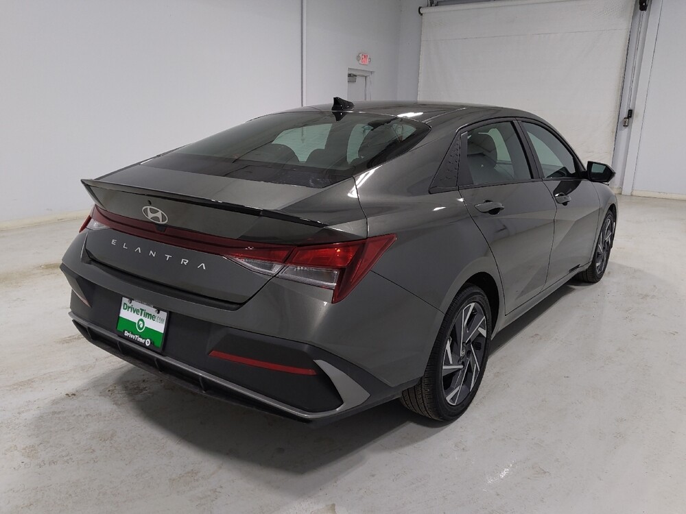 2025 Hyundai Elantra in Columbus, OH 43228 - 18112410 9