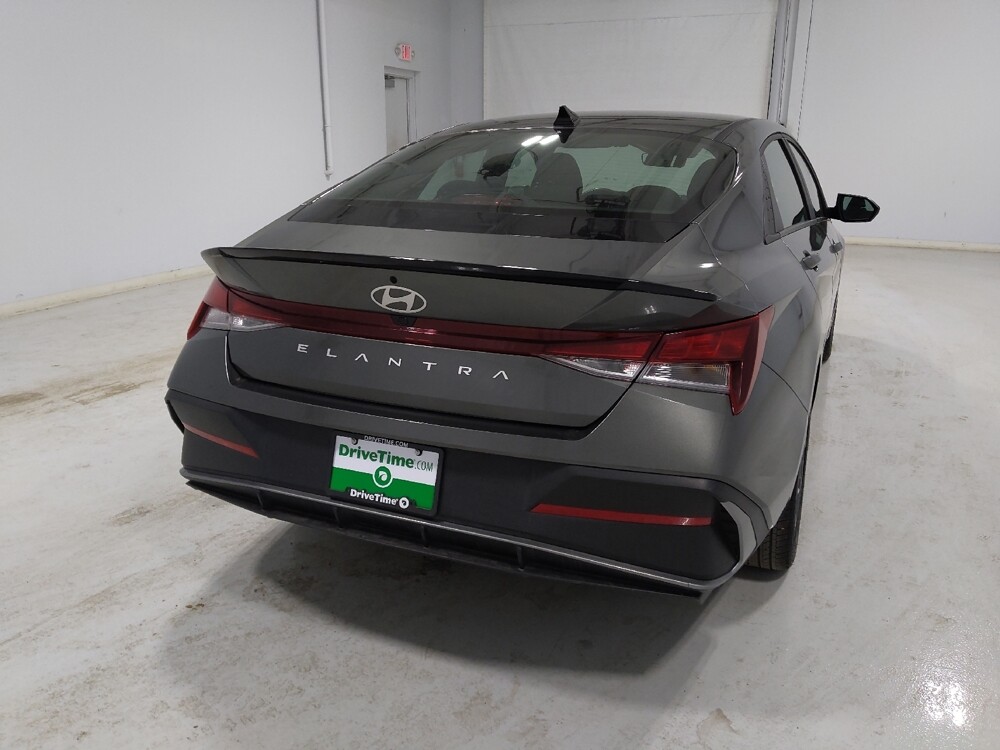 2025 Hyundai Elantra in Columbus, OH 43228 - 18112410 7