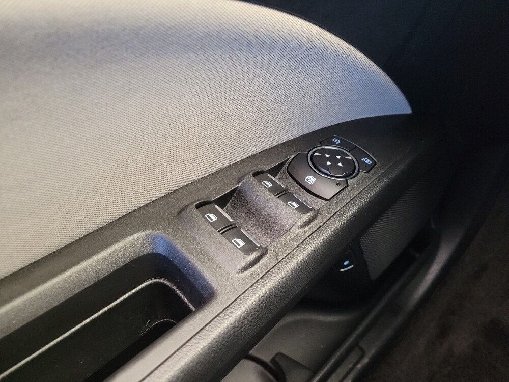 2018 Ford Fusion in Maple Heights, OH 44137 - 18112415 27