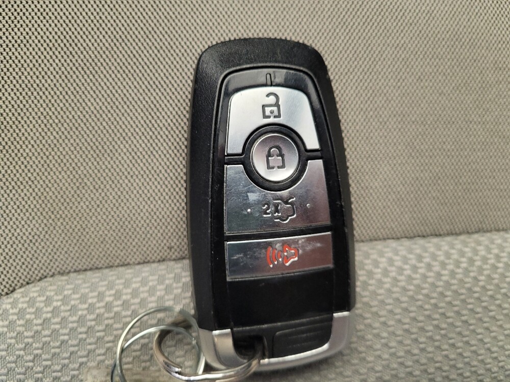 2018 Ford Fusion in Maple Heights, OH 44137 - 18112415 32