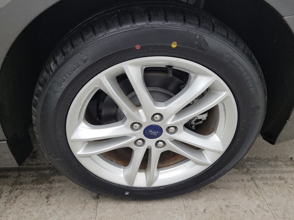 2018 Ford Fusion in Maple Heights, OH 44137 - 18112415 31