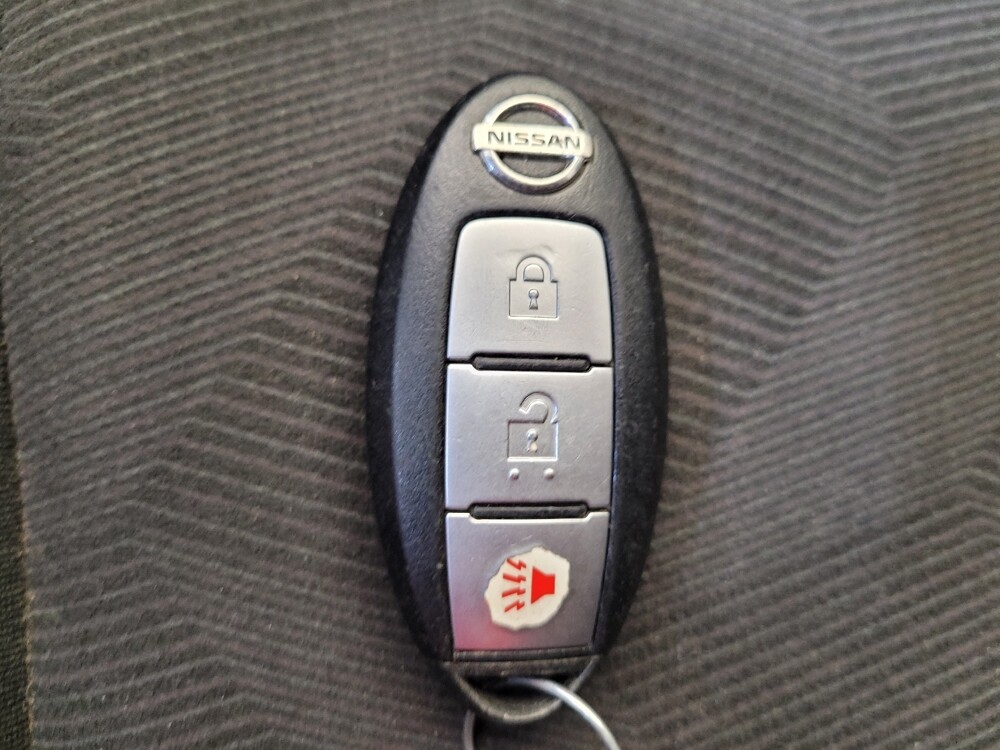 2016 Nissan Rogue in Louisville, KY 40258 - 18112417 32