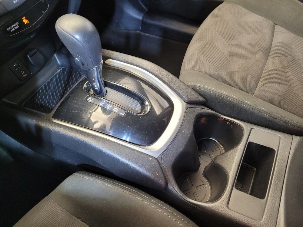 2016 Nissan Rogue in Louisville, KY 40258 - 18112417 26