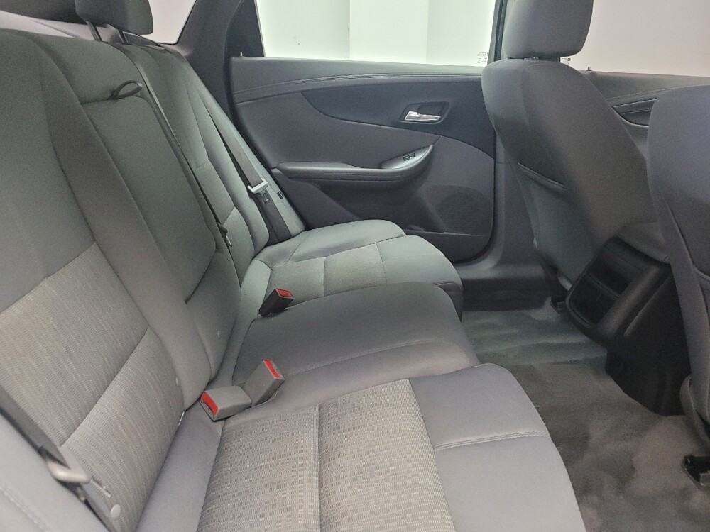 2015 Chevrolet Impala in Eastpointe, MI 48021 - 18112435 19