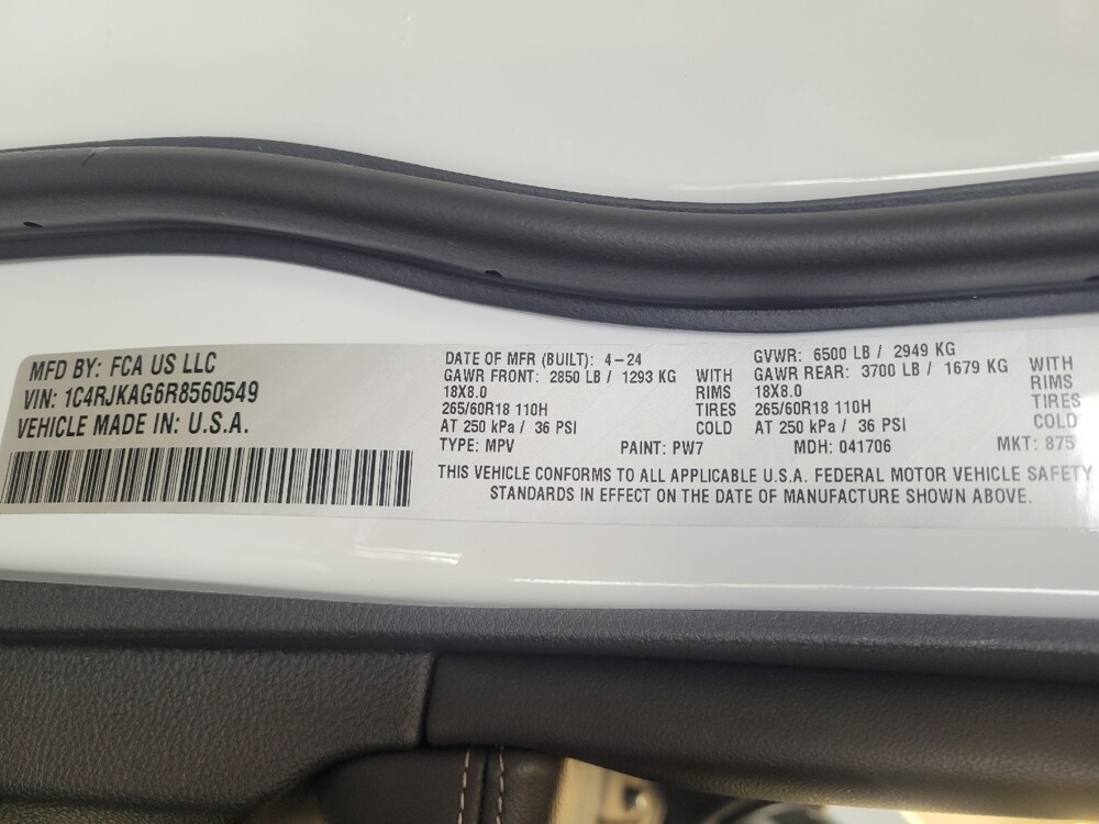 2024 Jeep Grand Cherokee L in Louisville, KY 40258 - 18112478 33