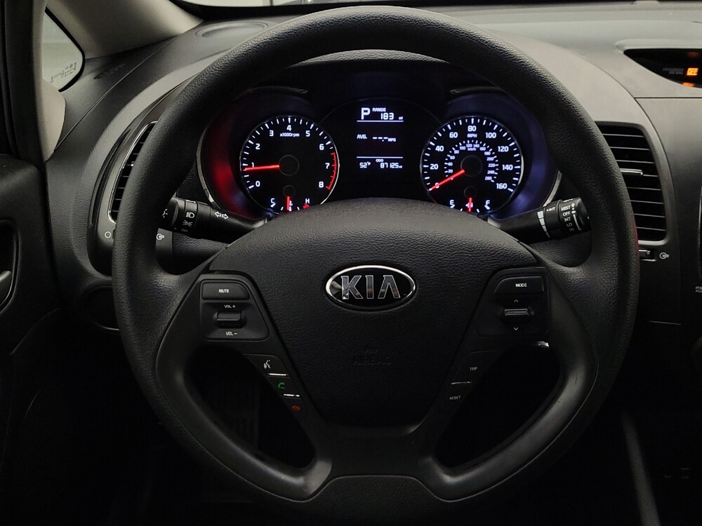 2017 Kia Forte in Mesa, AZ 85210 - 18112481 22