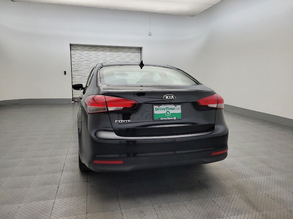 2017 Kia Forte in Mesa, AZ 85210 - 18112481 6