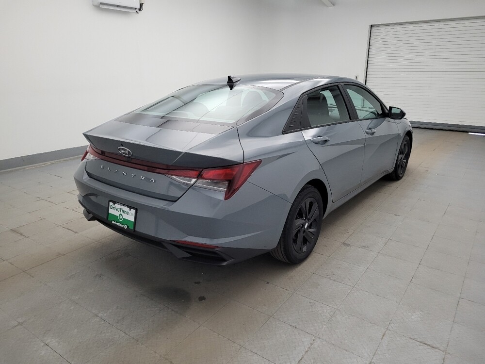 2023 Hyundai Elantra in Maple Heights, OH 44137 - 18112488 9