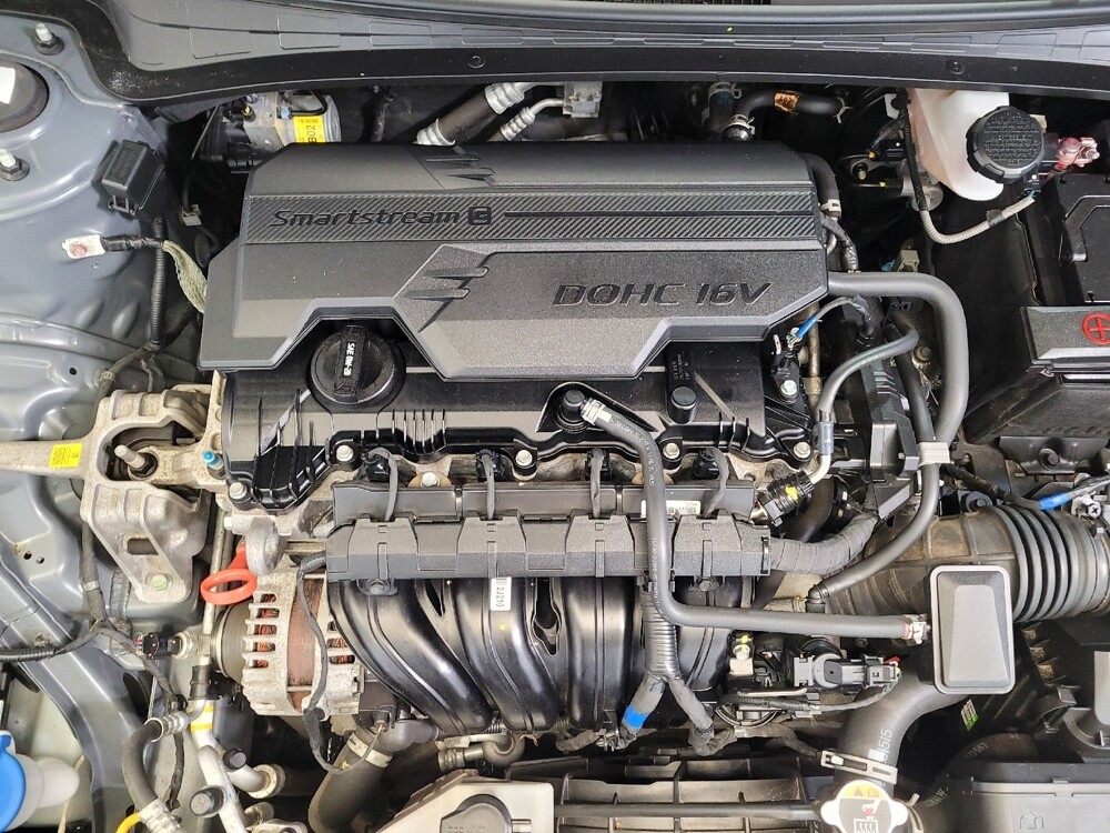 2023 Hyundai Elantra in Maple Heights, OH 44137 - 18112488 30