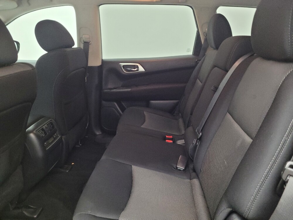 2017 Nissan Pathfinder in Louisville, KY 40258 - 18112493 18