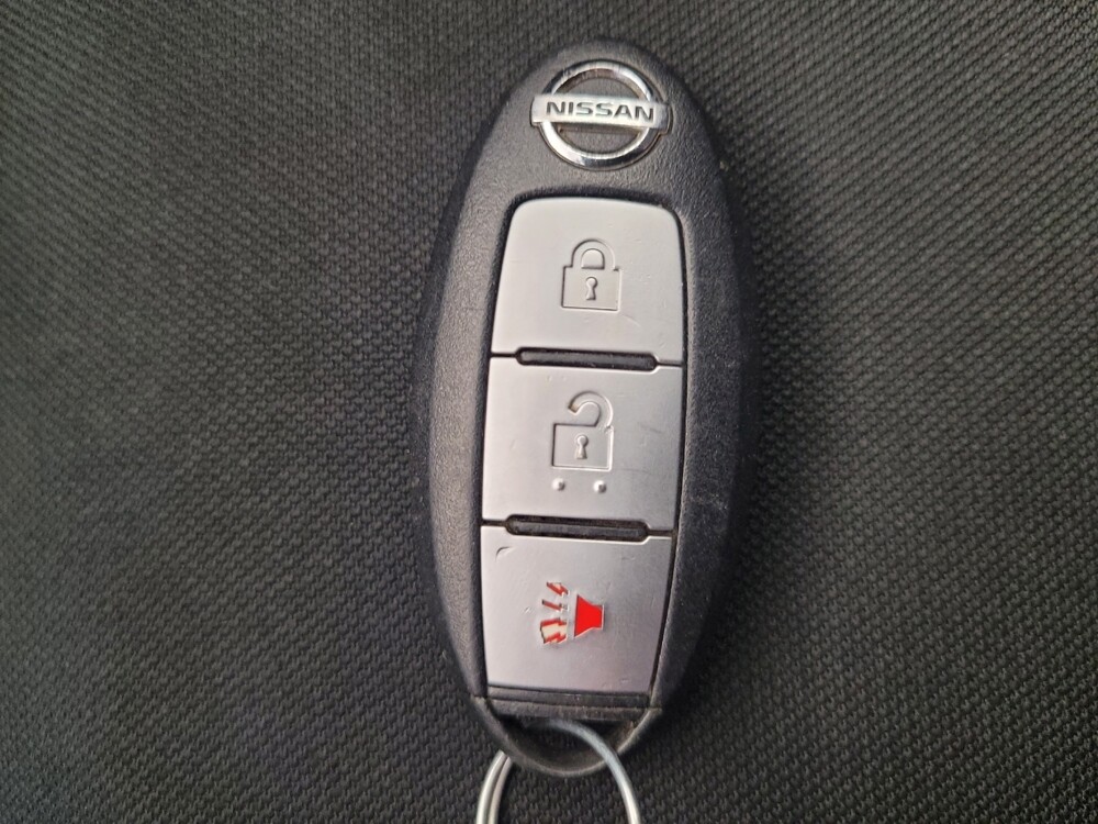 2017 Nissan Pathfinder in Louisville, KY 40258 - 18112493 32