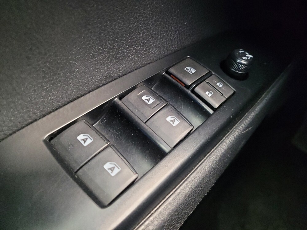 2019 Toyota Camry in Toledo, OH 43617 - 18112506 27