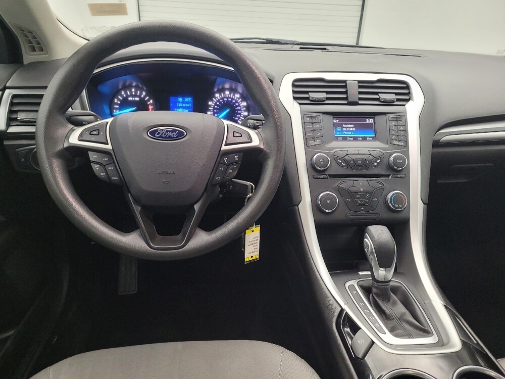 2016 Ford Fusion in Maple Heights, OH 44137 - 18112509 22