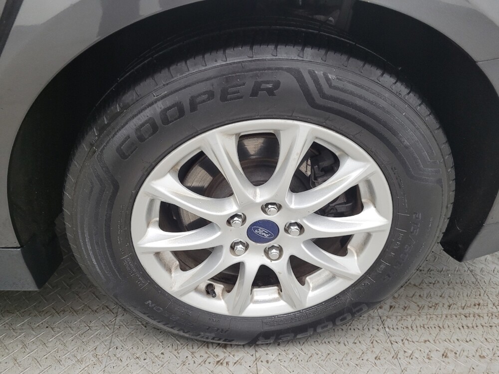 2016 Ford Fusion in Maple Heights, OH 44137 - 18112509 31